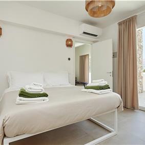 4 bedroom villa with pool, Castellammare del Golfo, sleeps 8-10